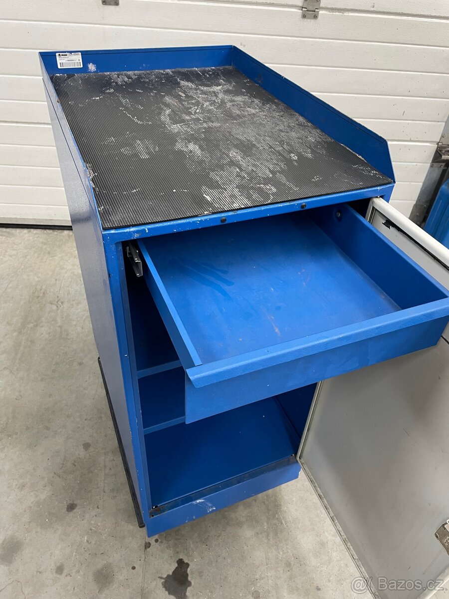 Plechová / dílenská skříň - 2