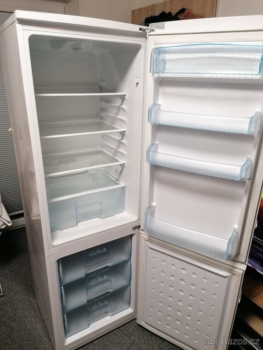 Prodám menší kombinovanou lednici Beko třídy A++ ebergicka - 2