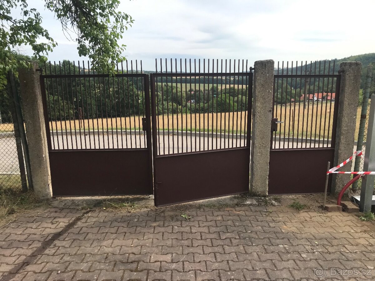 Ocelová vrata z 60 let po repasi - 2