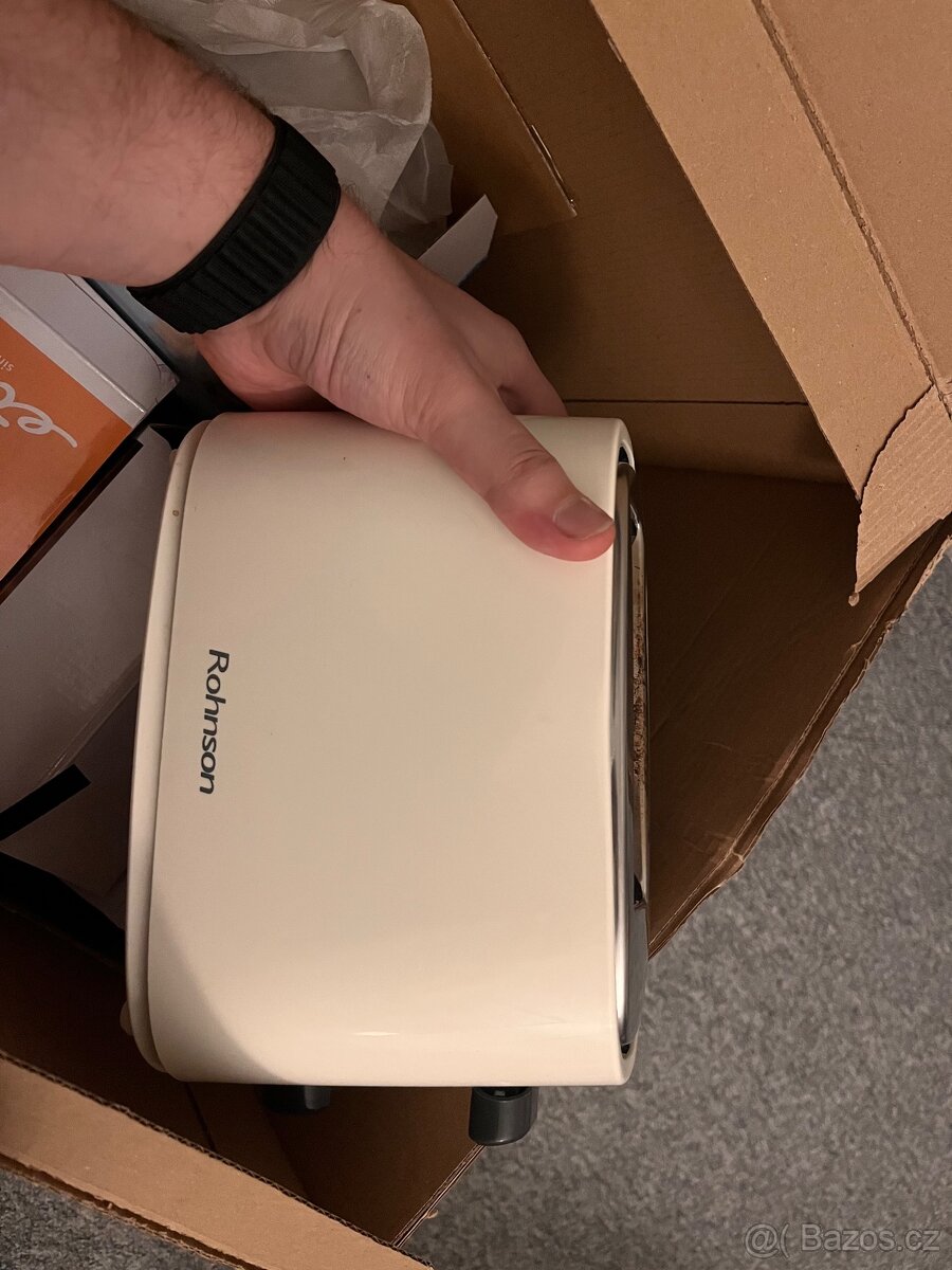 Mix spotřebičů (fén, 2 toustovače, konvice) – stav neznámý - 2