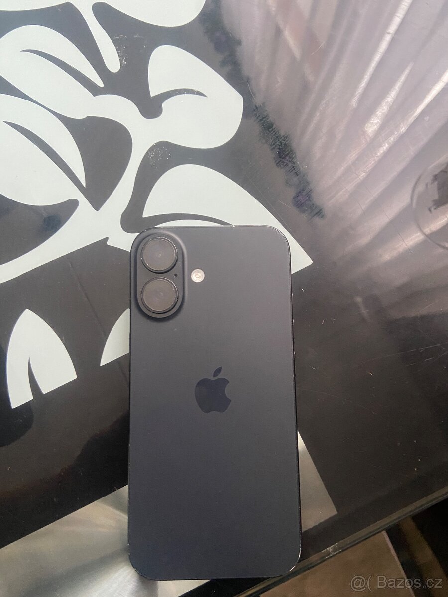Prodám funkční iPhone 16 - 2