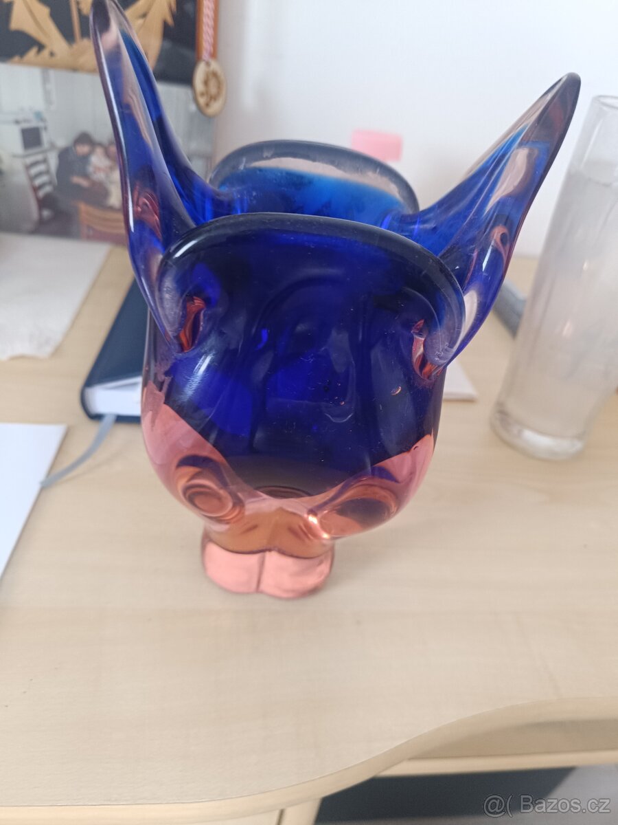 Prodám vázu a popelniky - 2