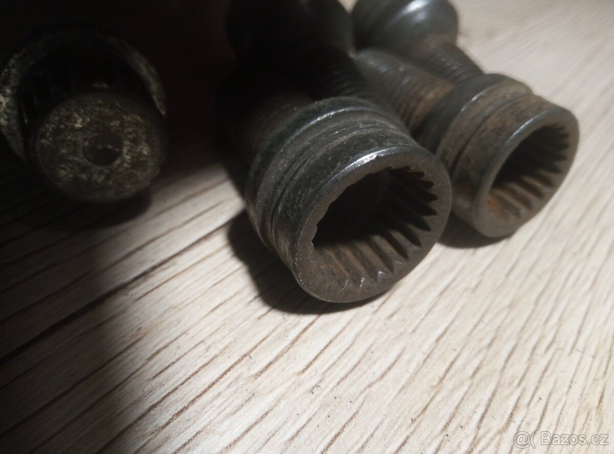 bezpečnostní šrouby kol M14 - 2