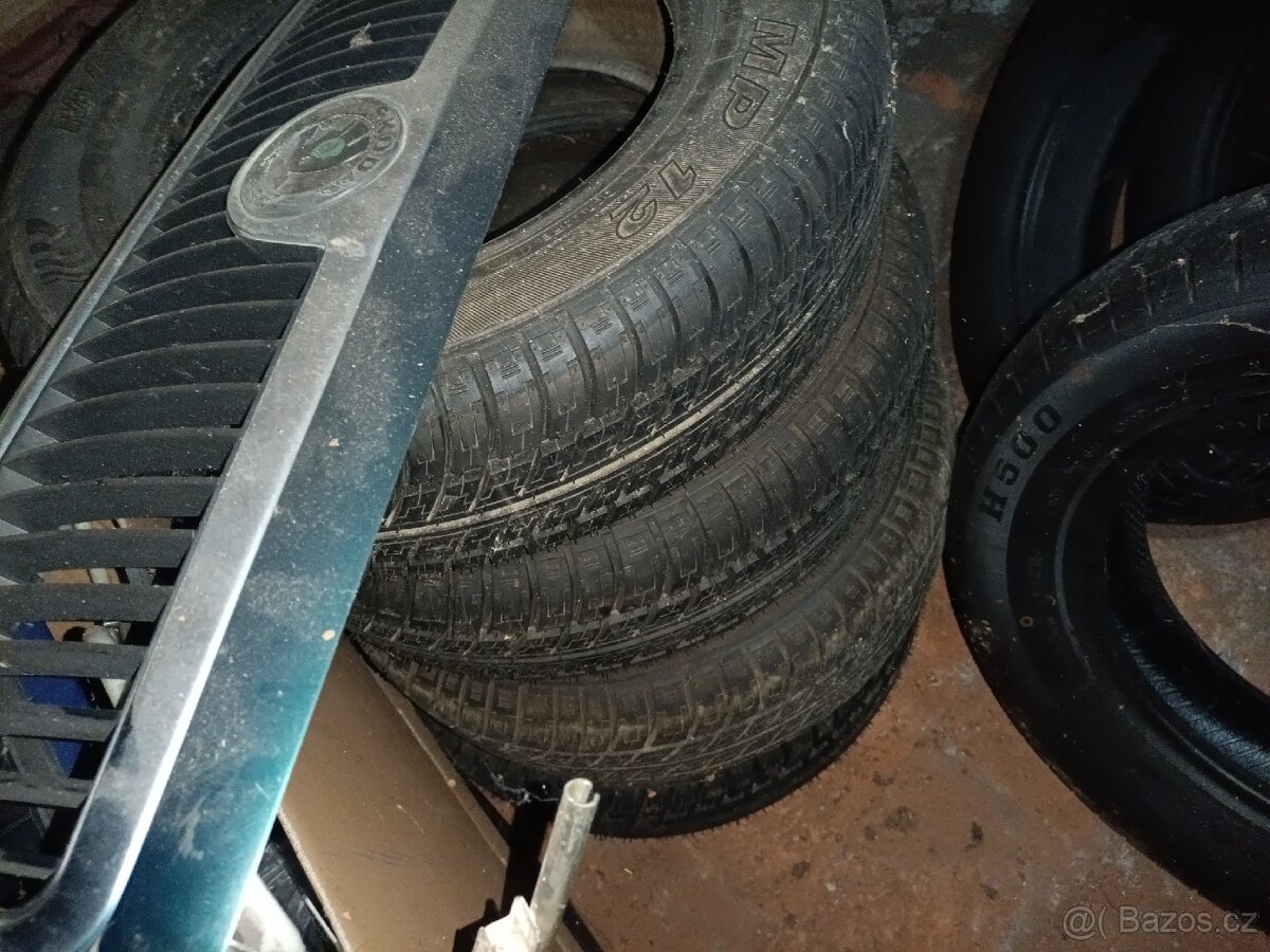 Pneu Felicia 165/70 R13 - 2