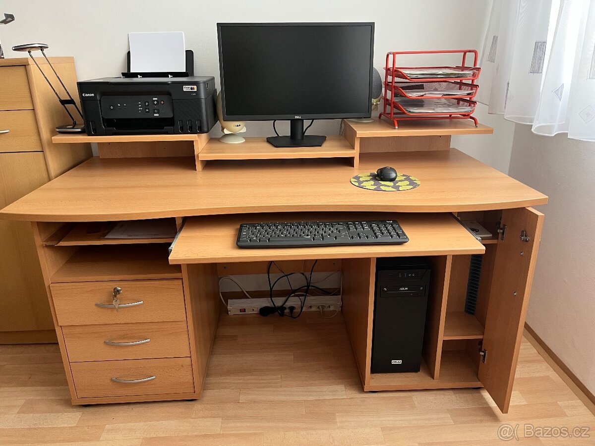 Pracovní stůl - 2