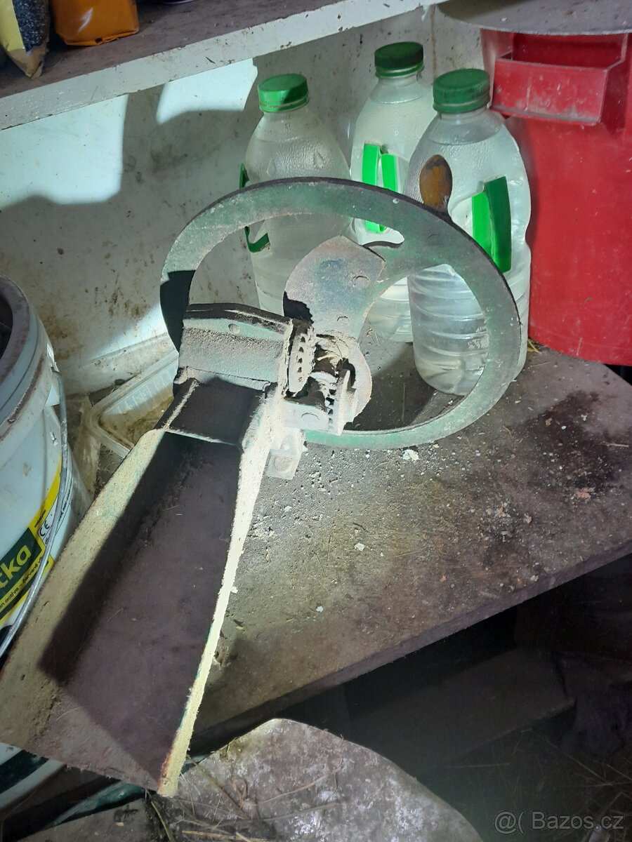 Ruční řezačka na kopřivy - 2