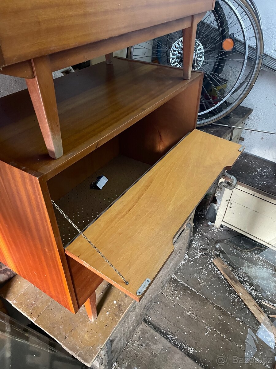 Socialistický nábytek - 2