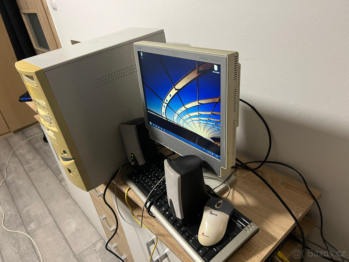 Stolní PC – funkční sestava (retro 2000–2010) - 2