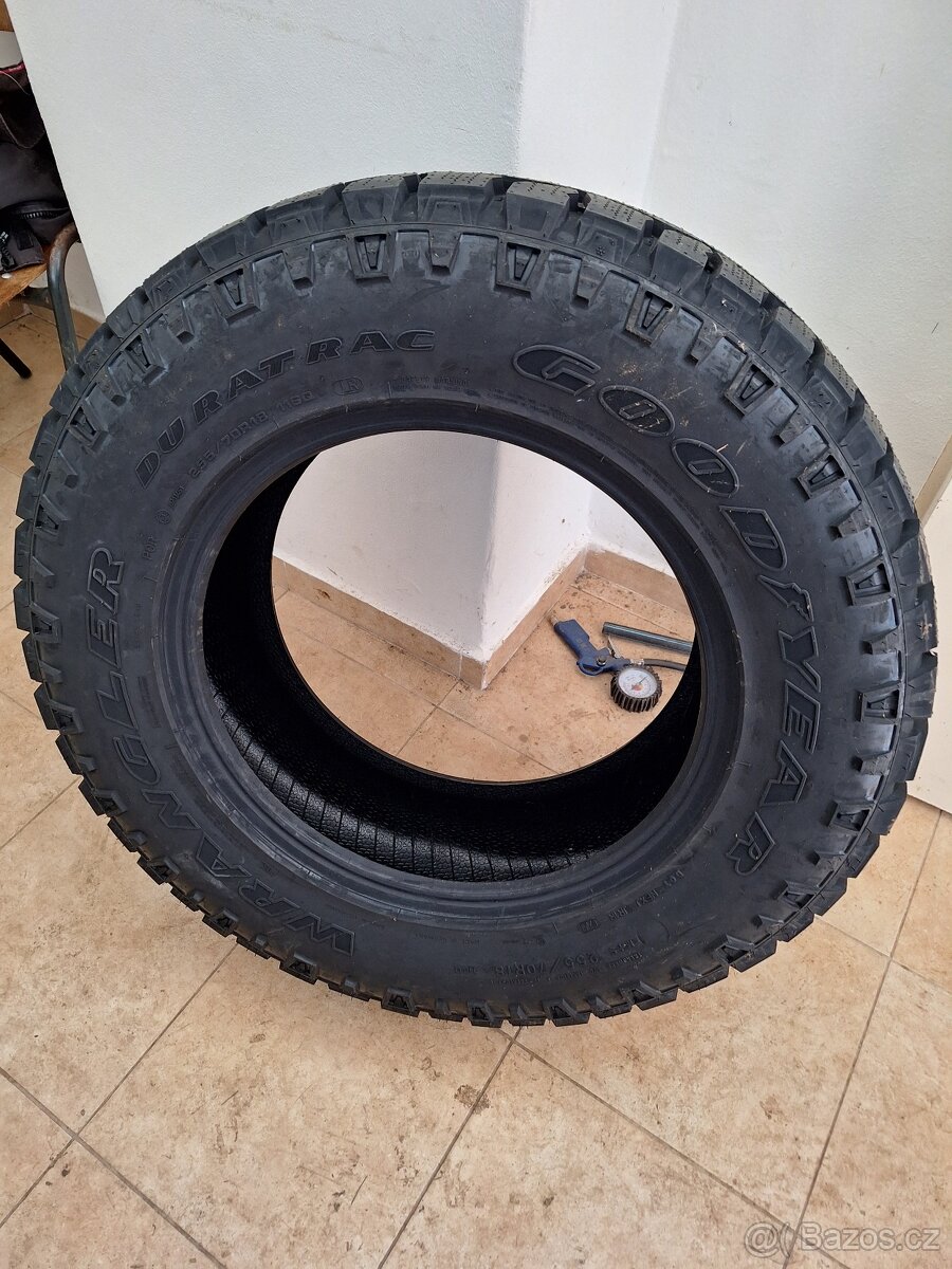PRODÁM NA JEEP WRANGLER JK UNLIMITED