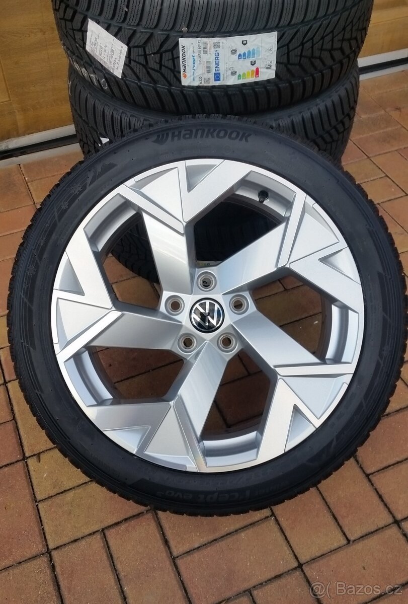 NOVÁ zimní sada ŠKODA SUPERB 3,4 5x112 R18 také Passat B8 9 - 2