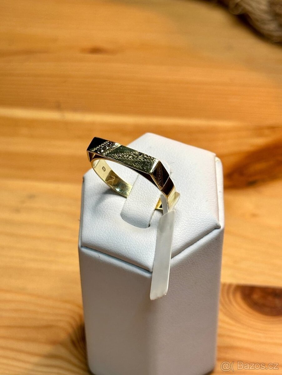 Zlatý prsten 4,15g - 2