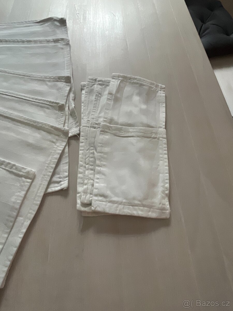 Prostírání z damašku - 2