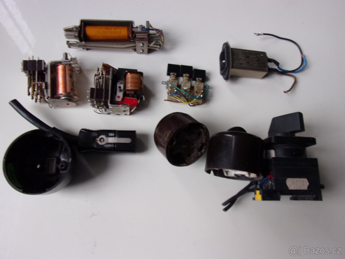 konvolut elektro součástky.. - 2