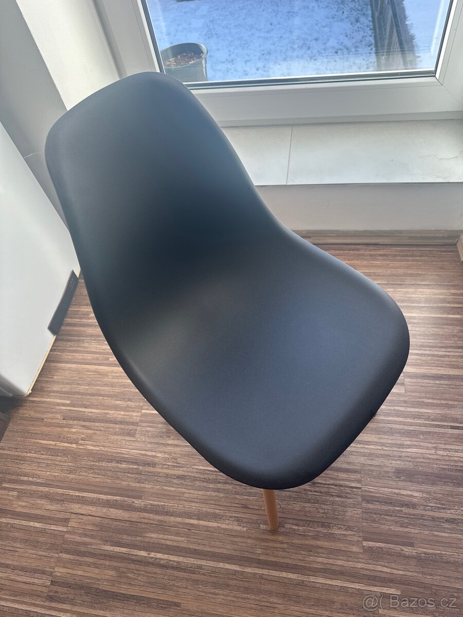 Židle tvrdý plast - 2