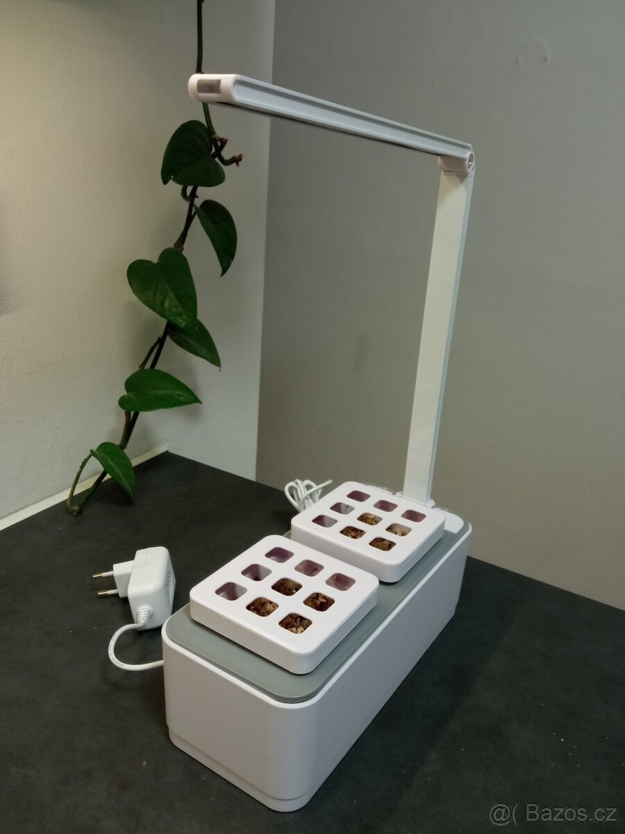 Chytrý hydroponický květináč - 2