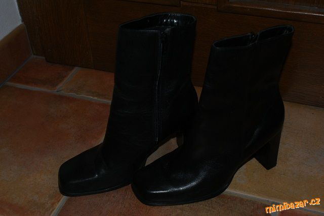 DÁMSKÉ POLOKOZAČKY, vel. 39 - 2