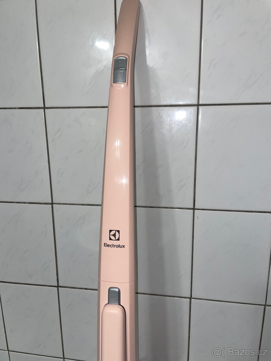 Electrolux bezdrátový tyčový vysavač 2v1 - 2