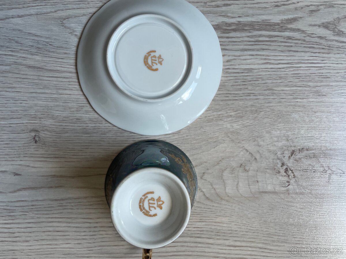 Hrníček s podšálkem. - 2