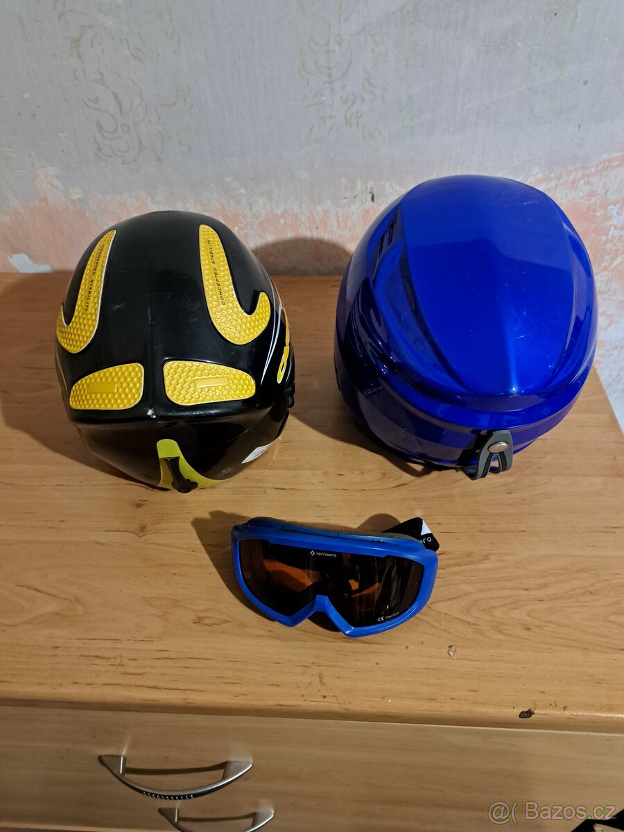 Přilby Helmy Brýle - 2