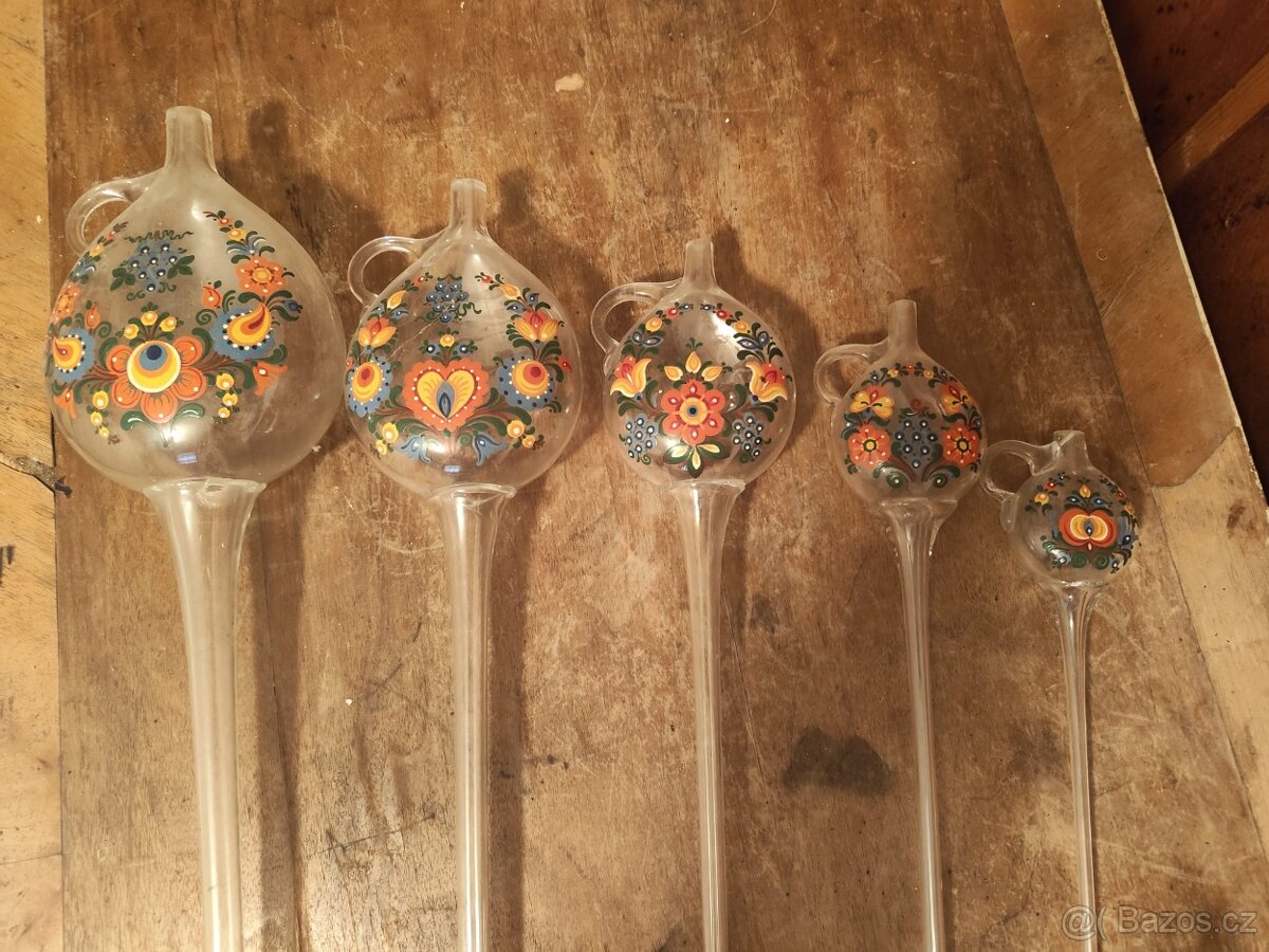 Sada malovaných koštýřů - 2