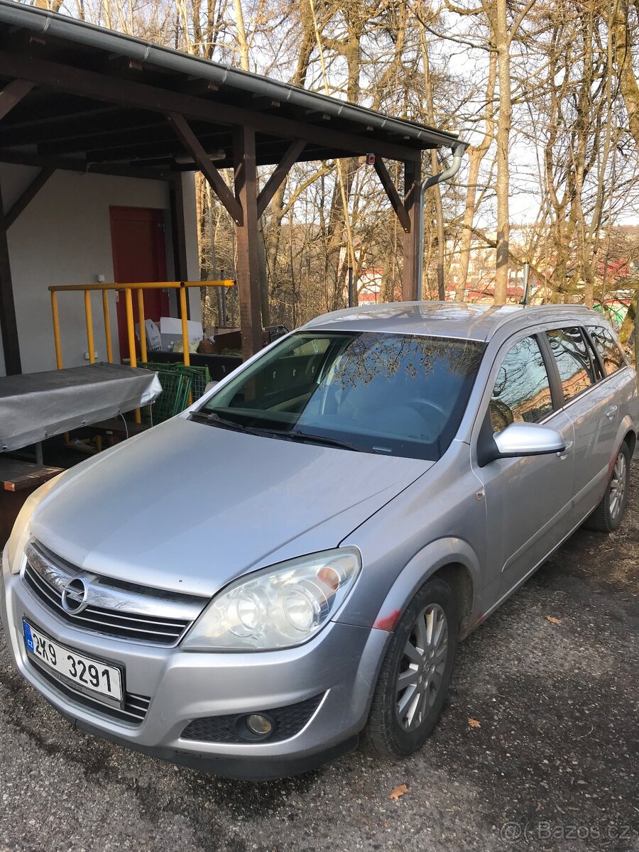 Opel Astra h 1.9 74kw - 2