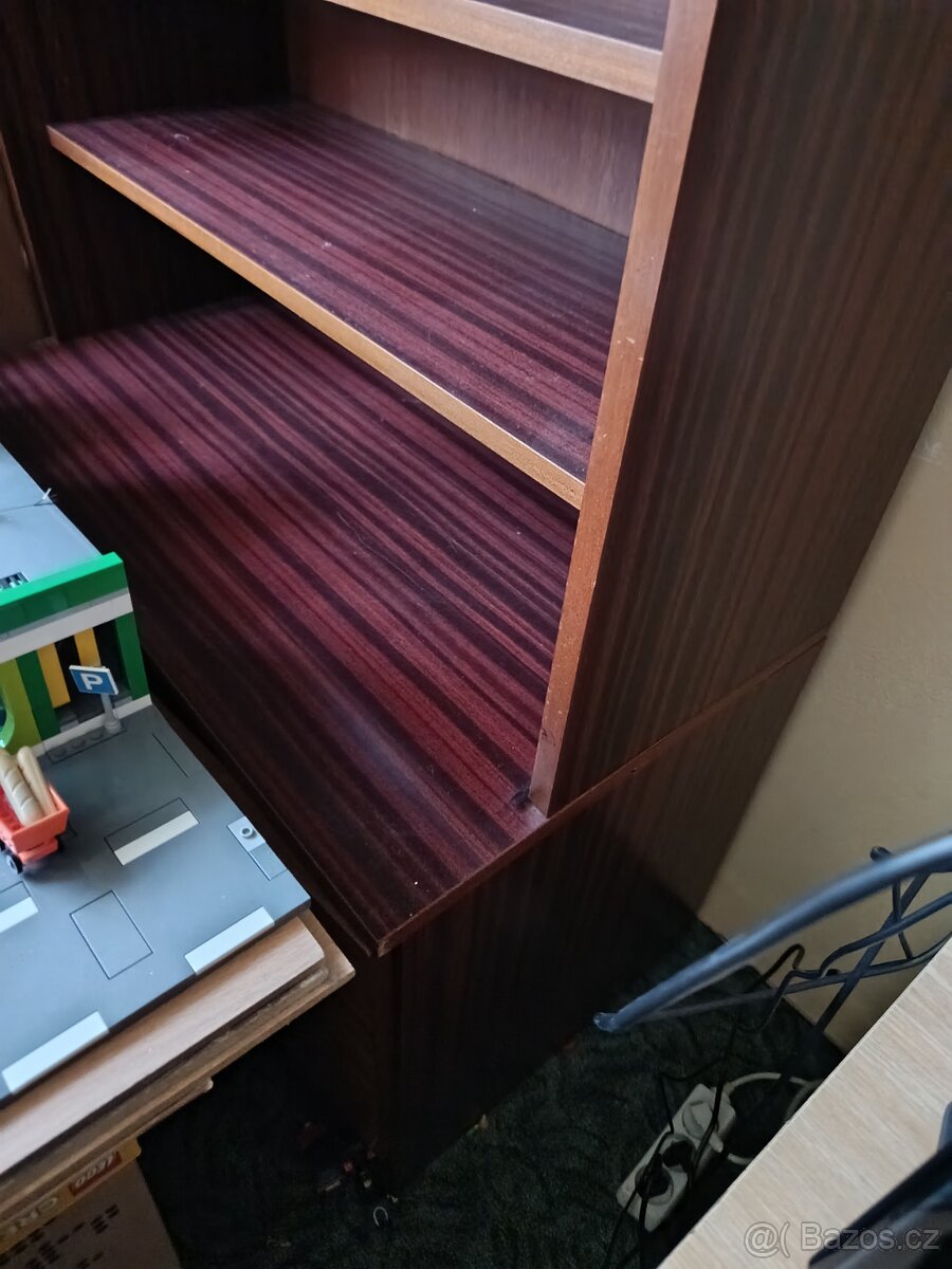 Část obývací stěny - 2