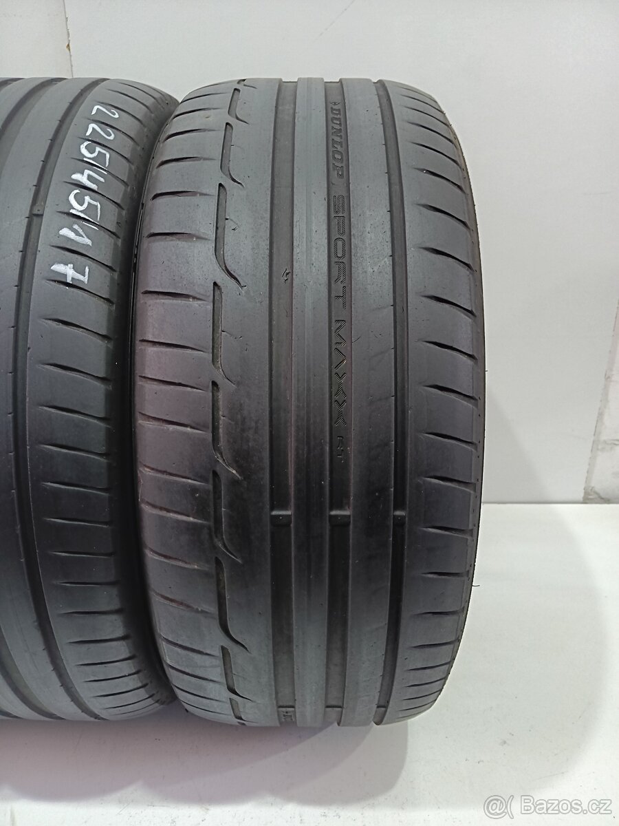Letní pneu 225/45/17 Dunlop - 2