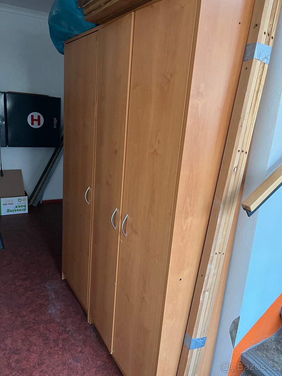 Šatní skříně 2 kusy - 2