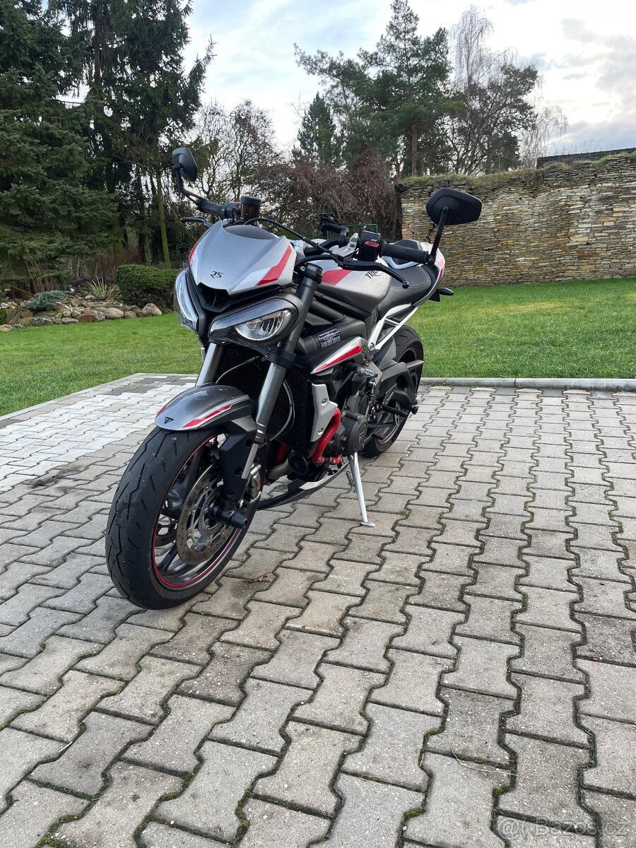 Triumph street tripl 765 RS - 2