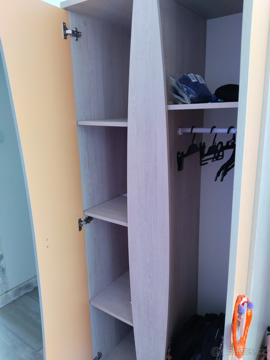Dětská šatní skříň - 2