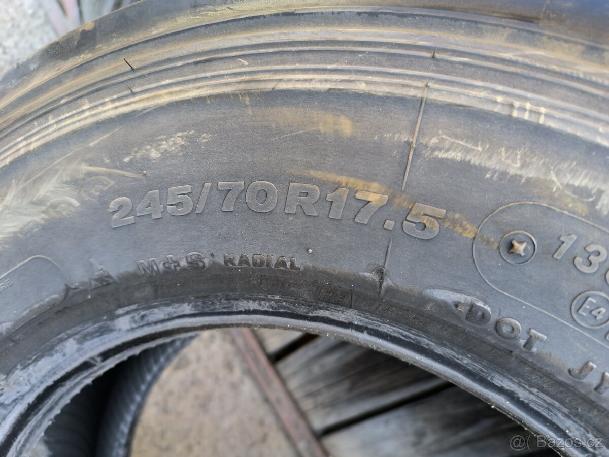 Pneu Bridgestone R-Steer 245/70 R17,5 - 2