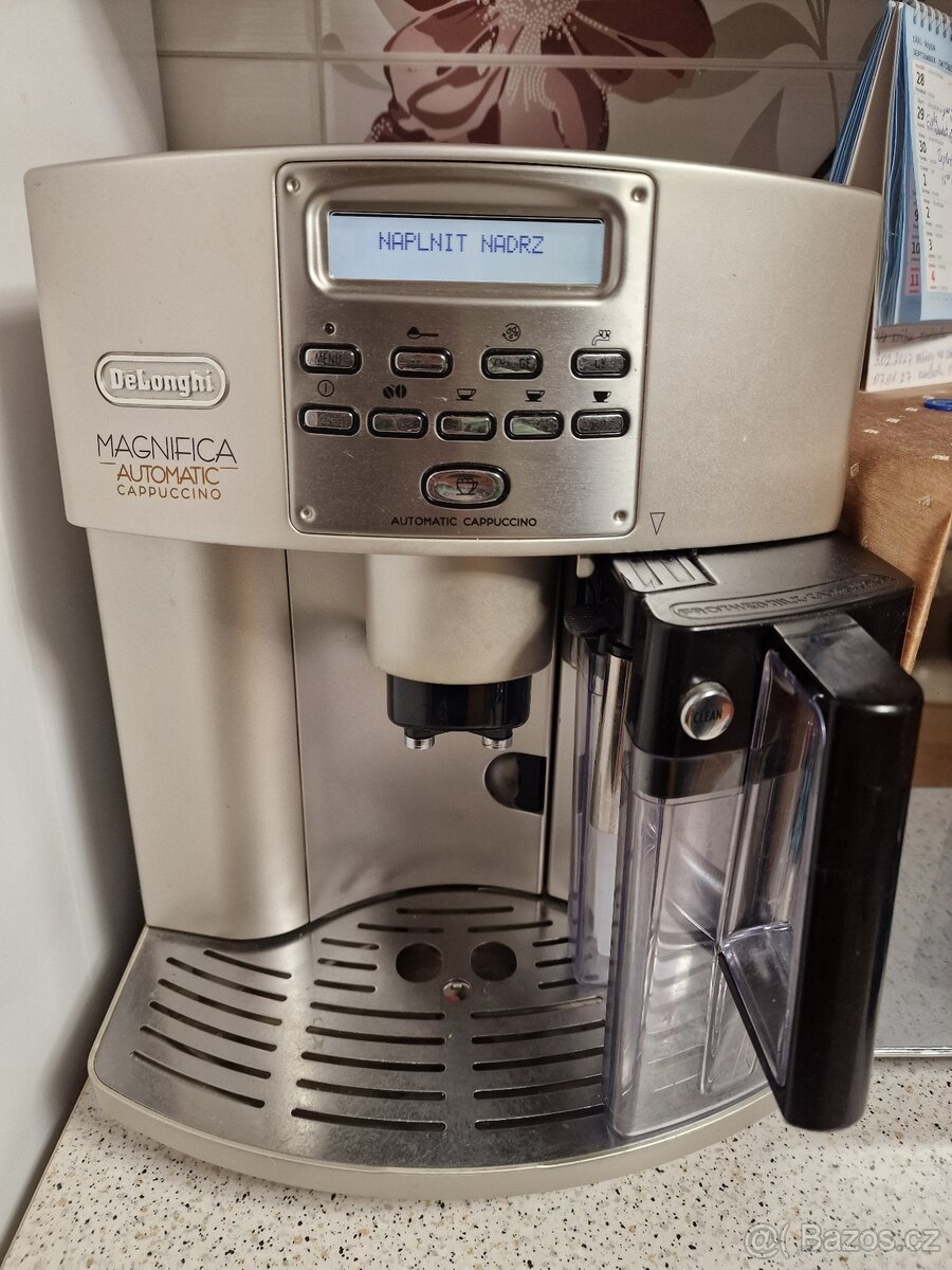 Kavovar Delonghi - 2