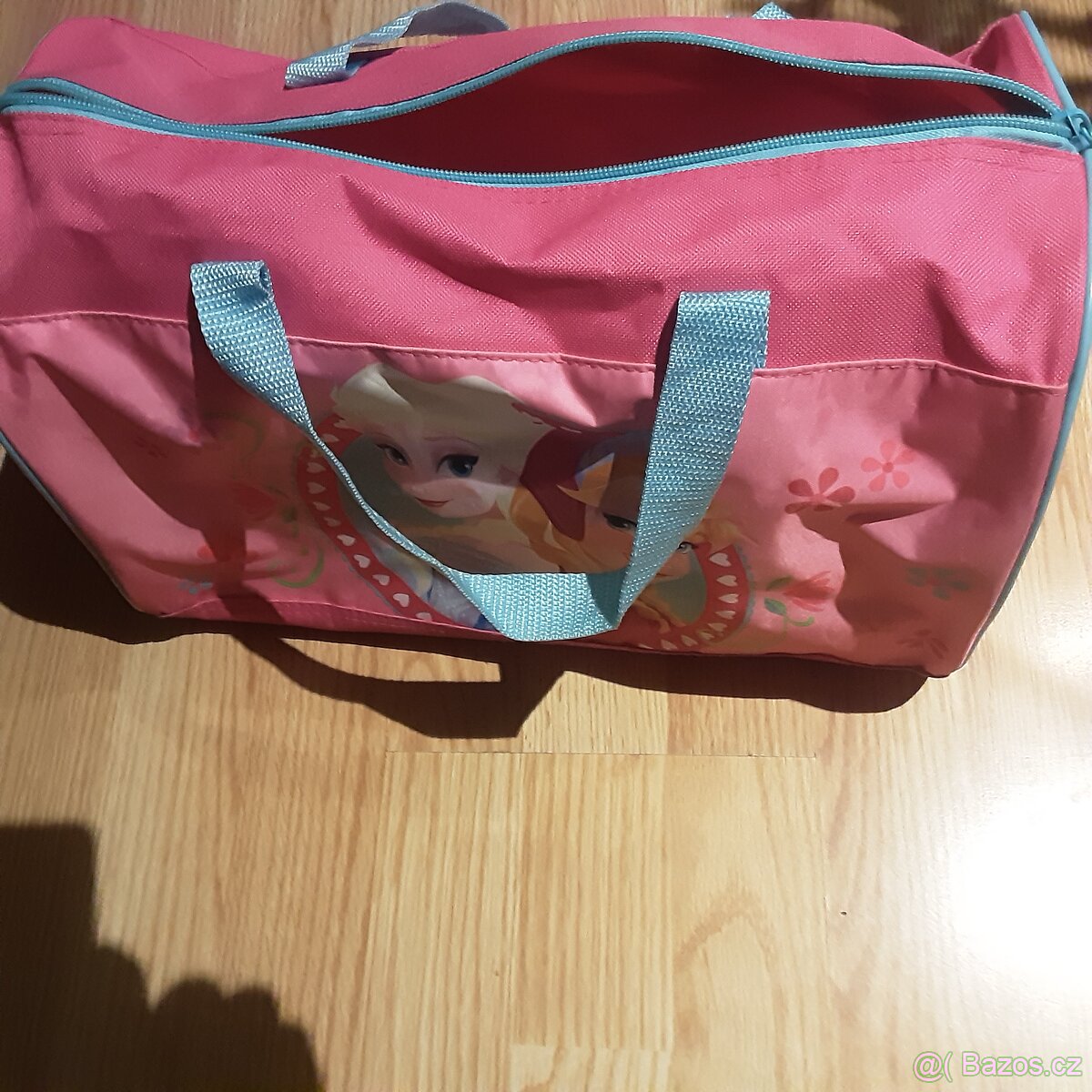 Kabelky , batuzky taštičky atd - 2