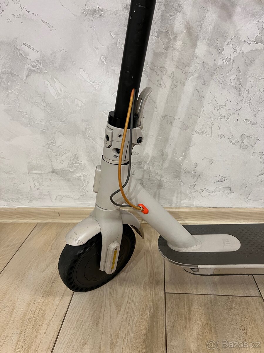 Xiaomi Mi Electric Scooter 3 - 2