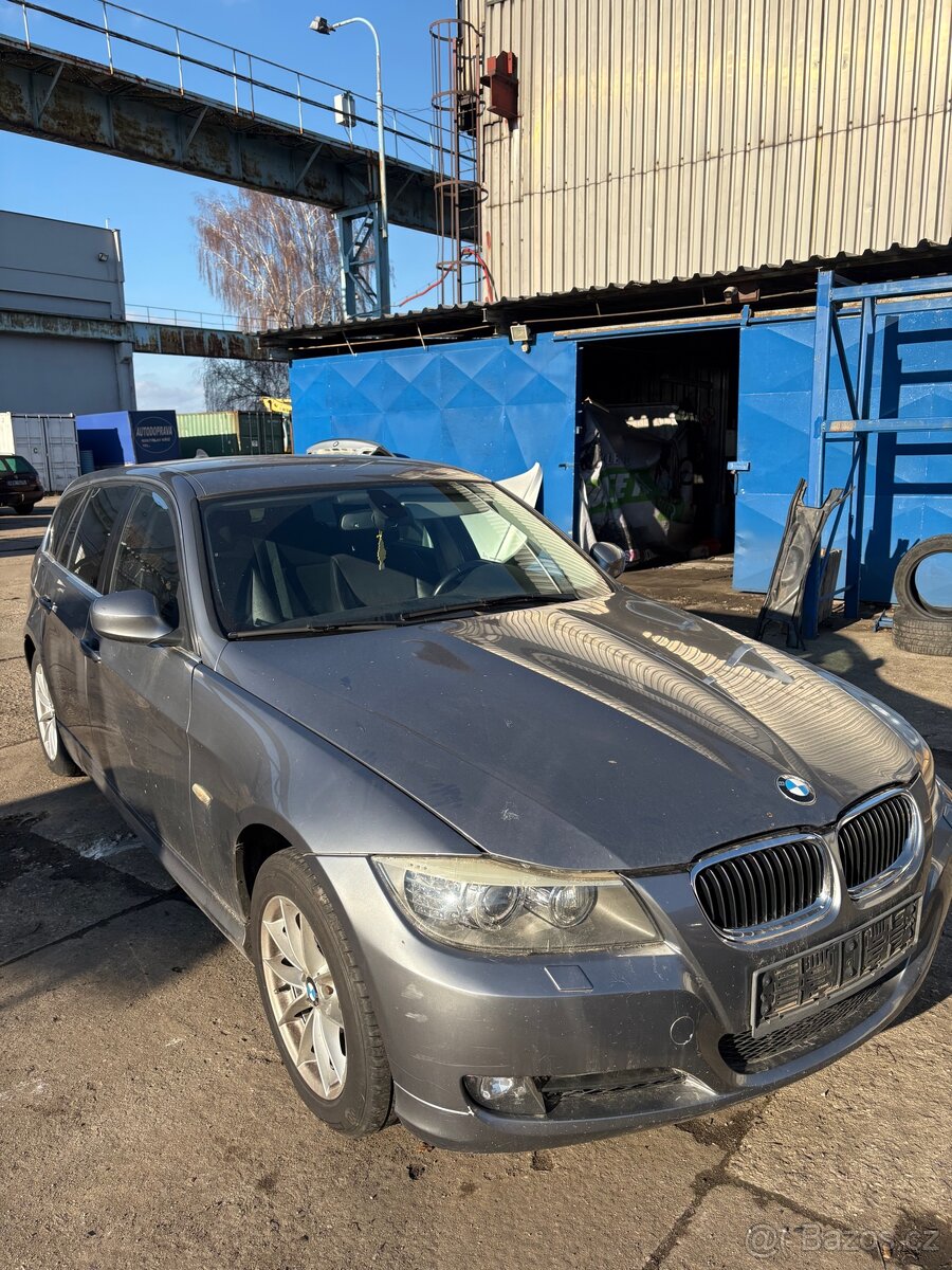 BMW E91 LCI cely vůz po dílech - 2