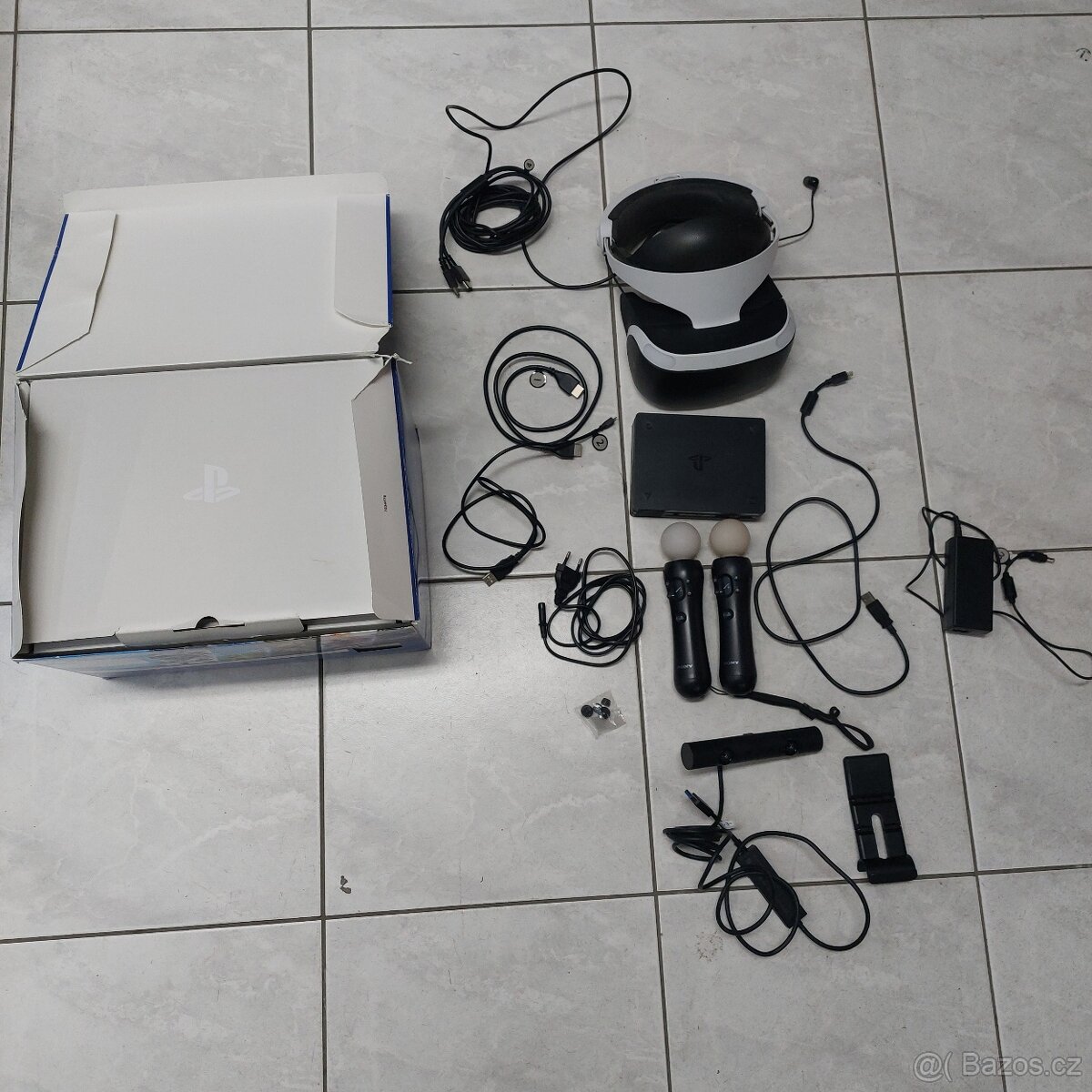 Virtuální brýle PS4, kamera, pohybové ovladače, kabely - 2