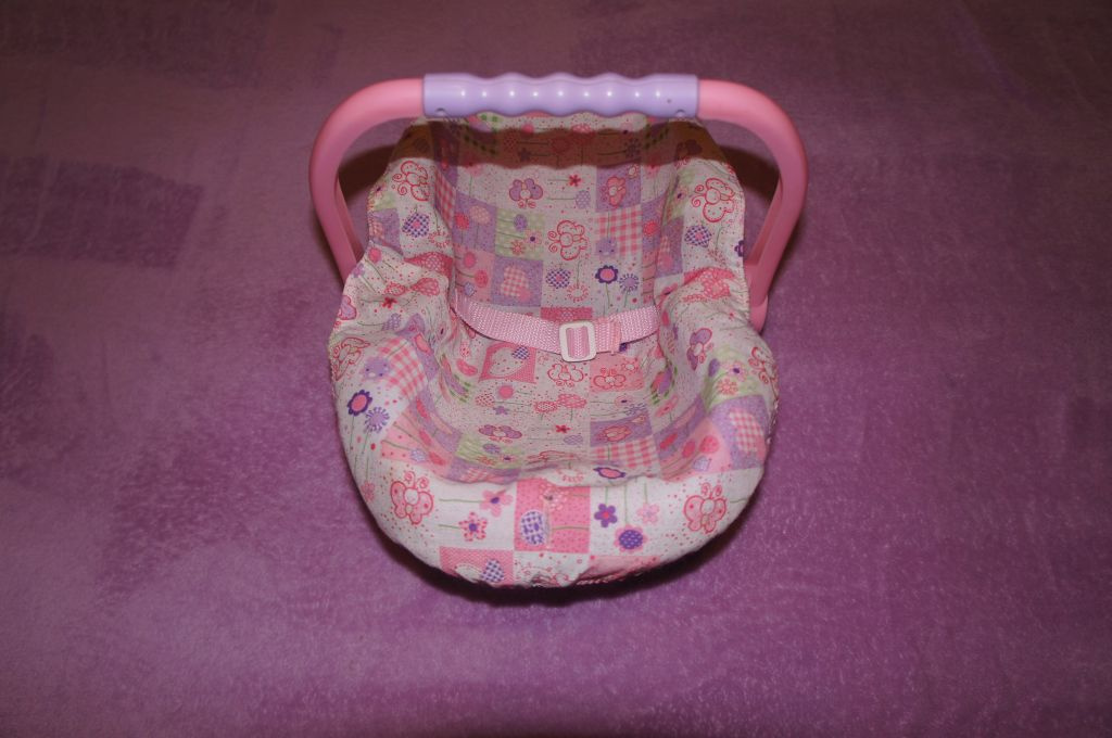 Autosedačka pro panenky - 2