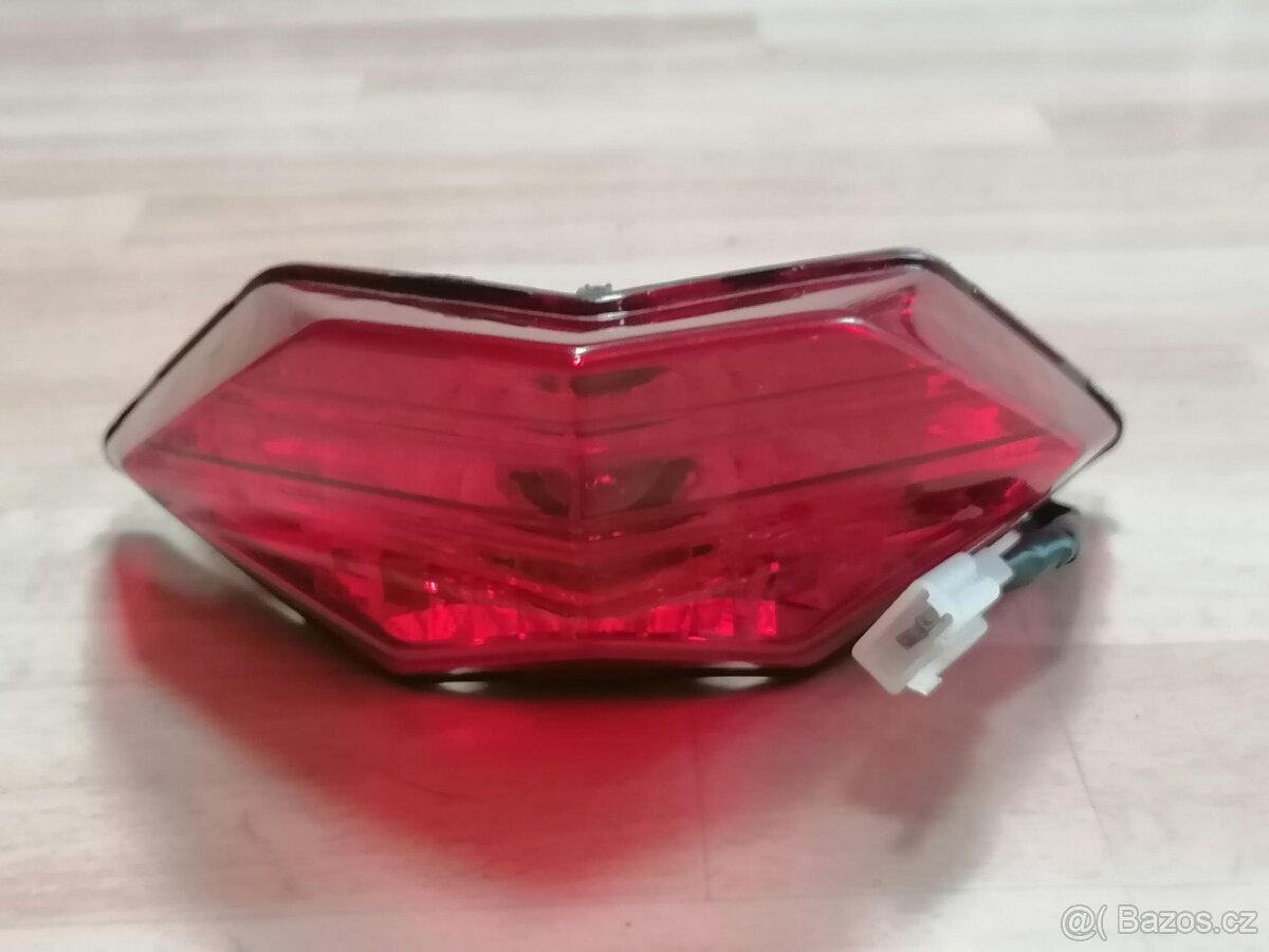 Zadní světlo Kawasaki Ninja 300 - 2