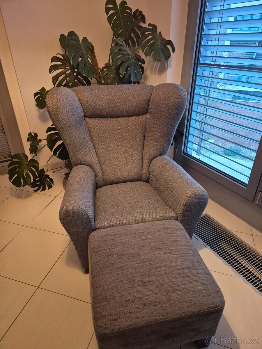 Křeslo (ušák) a taburet - 2