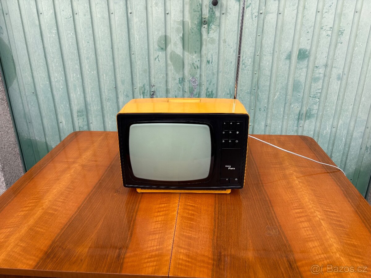 Tv Tesla Pluto - 2