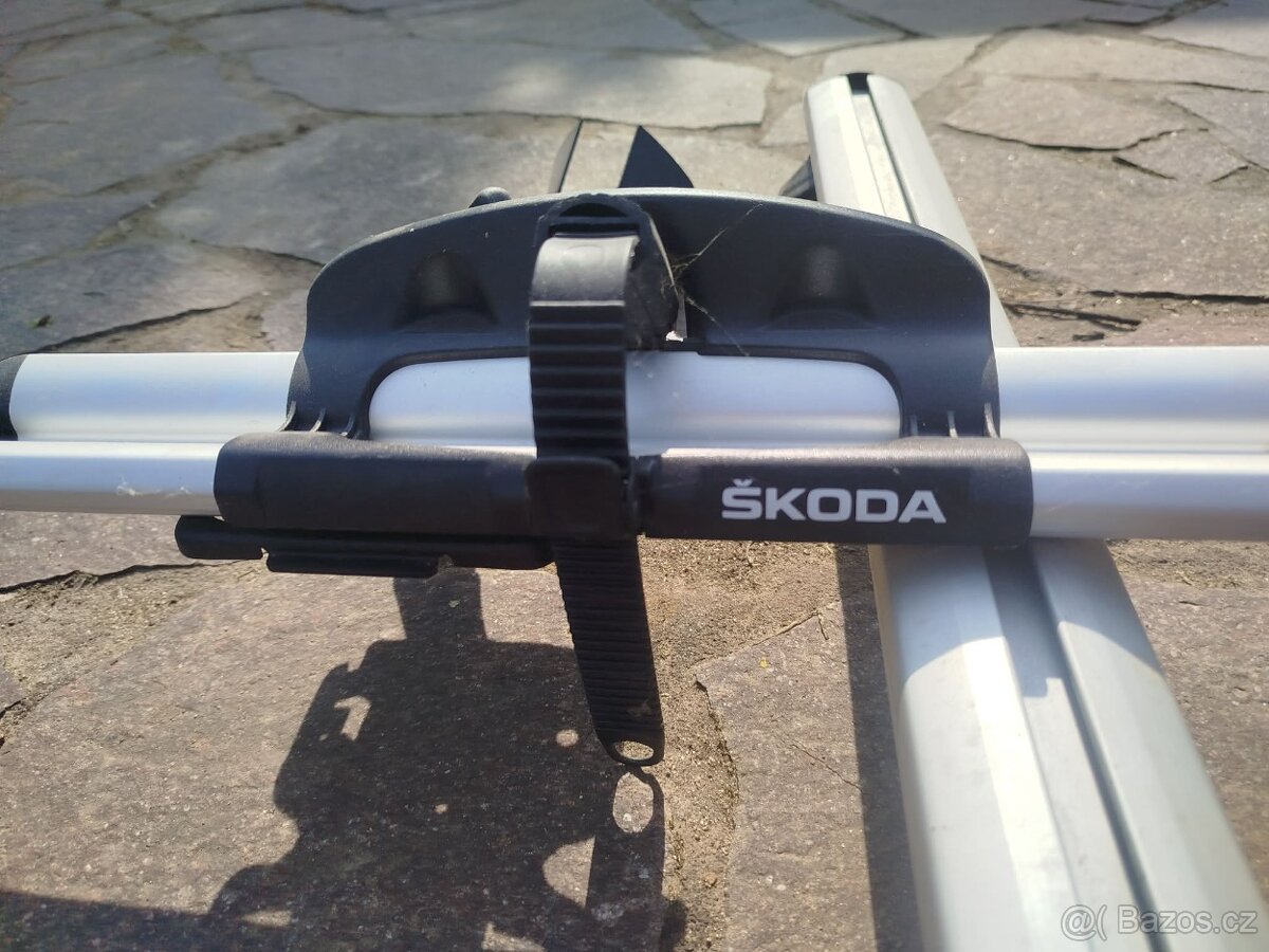 Nosiče kol THULE ProRide 598 + příčníky Octavia - 2