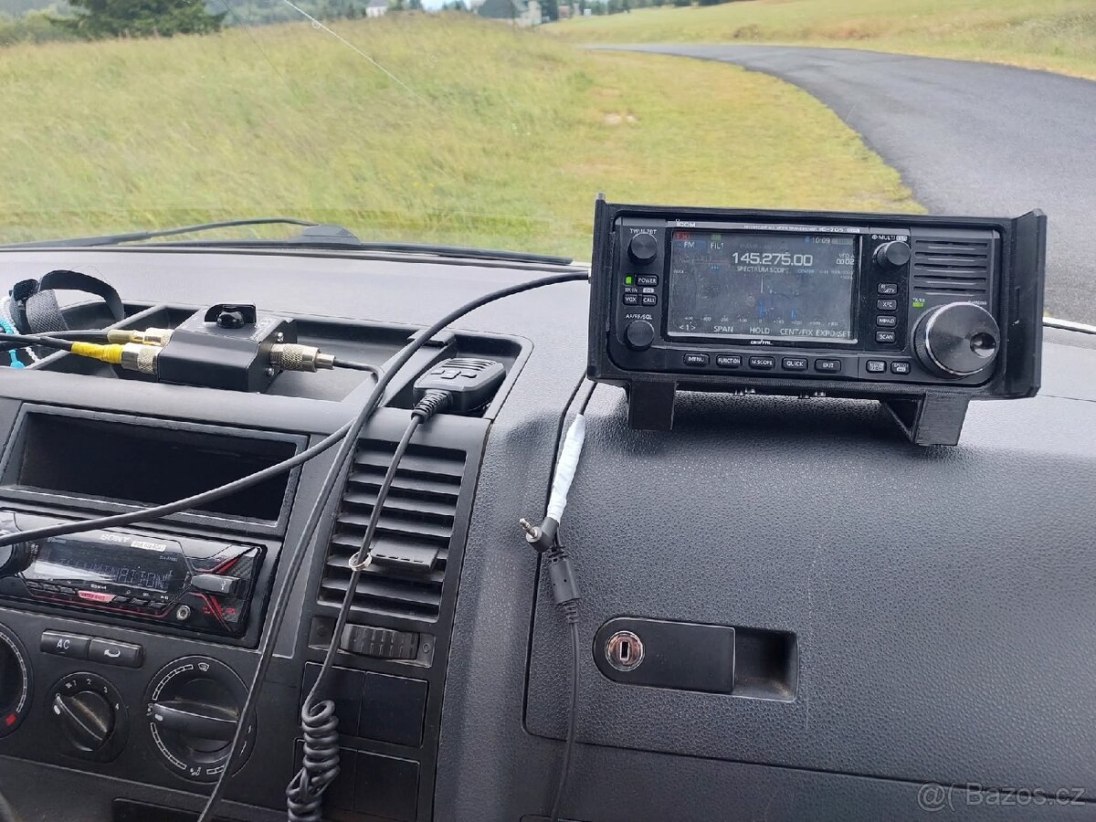 ICOM IC-705 - 2