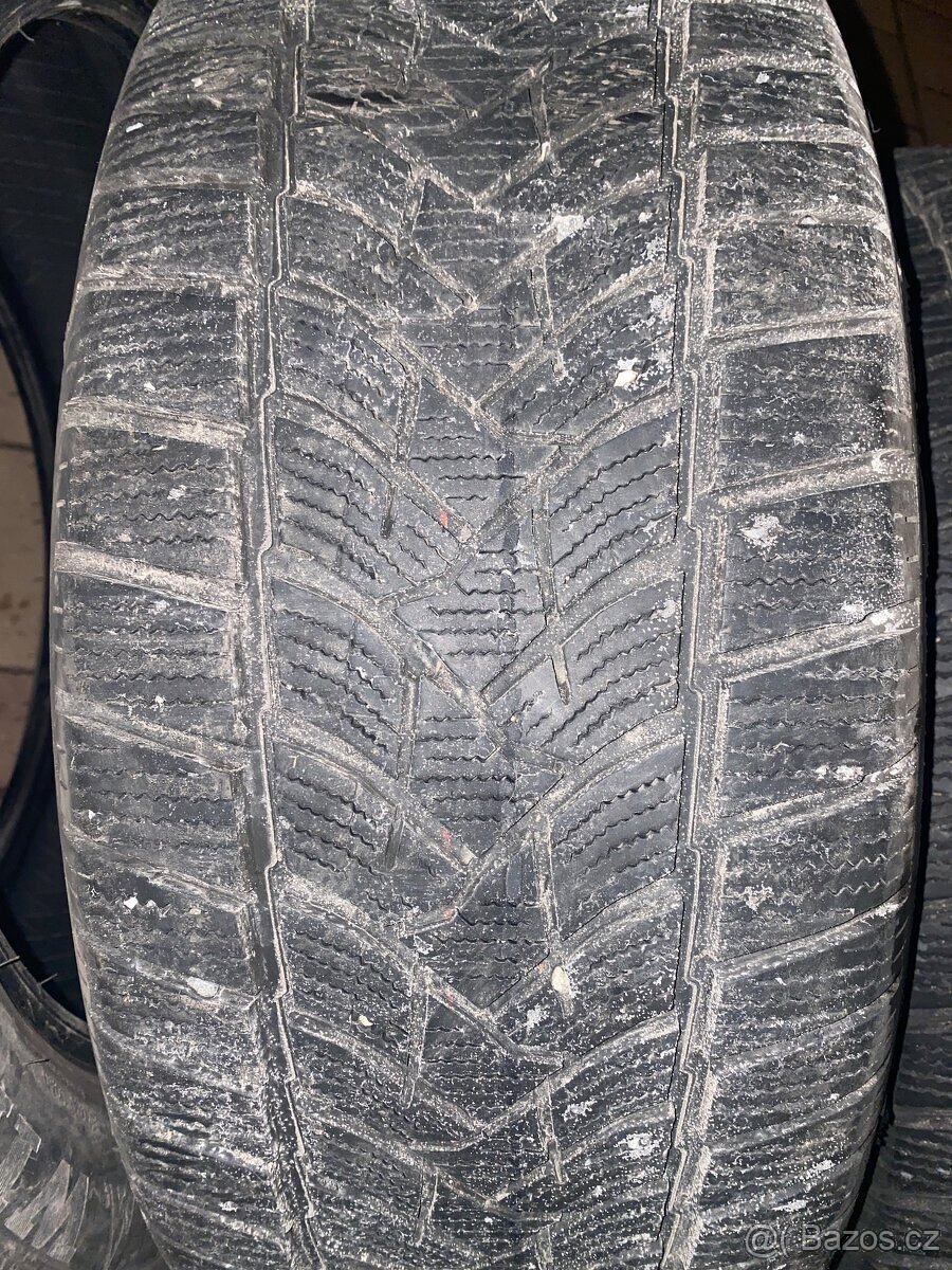 Zimní pneu 235/55/R17 Dunlop 3ks - 2