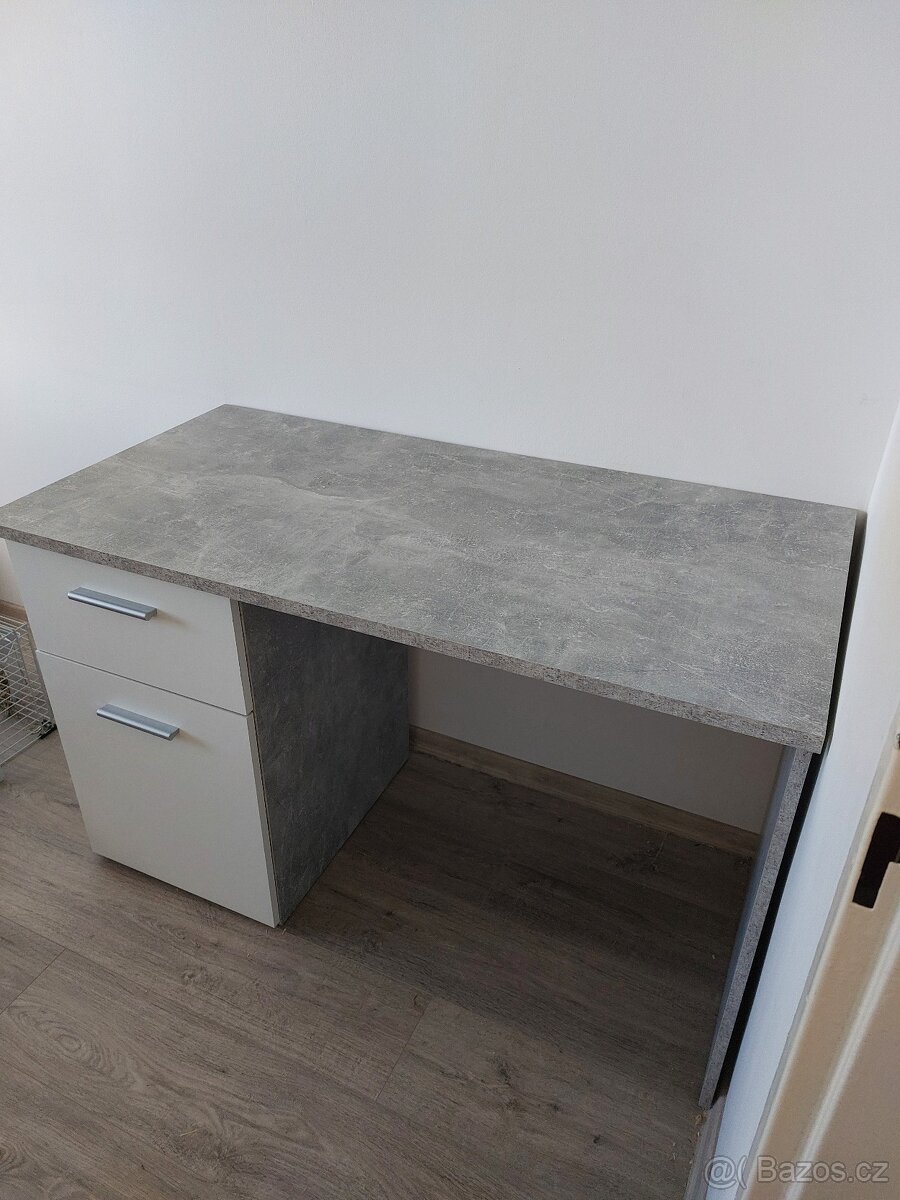 Psací stůl s kancelářskou židlí - 2