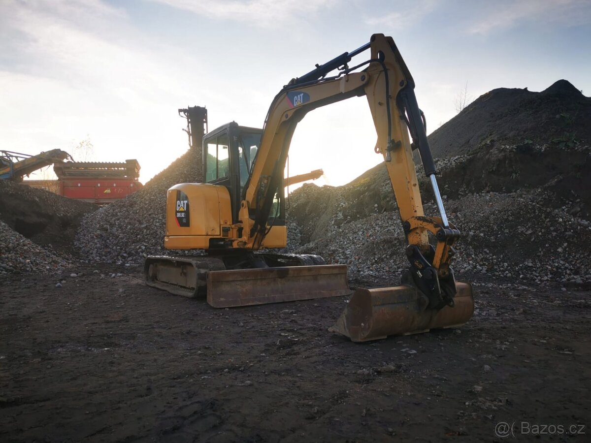 Minibagr bagr.Caterpillar 305.5e ne kubota.jcb - 2