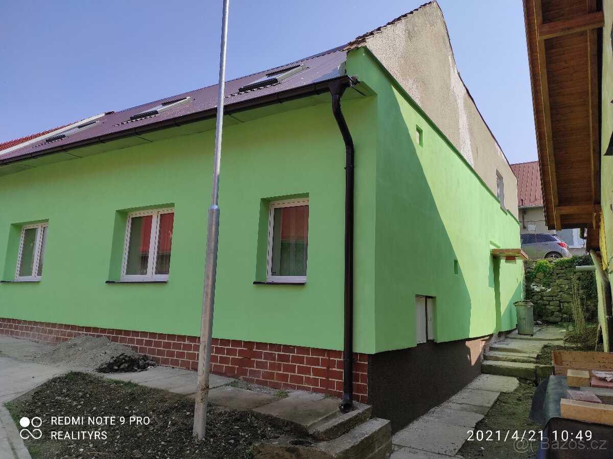 Prodám RD. se dvěma byty v Doloplazích - Poličky - 2