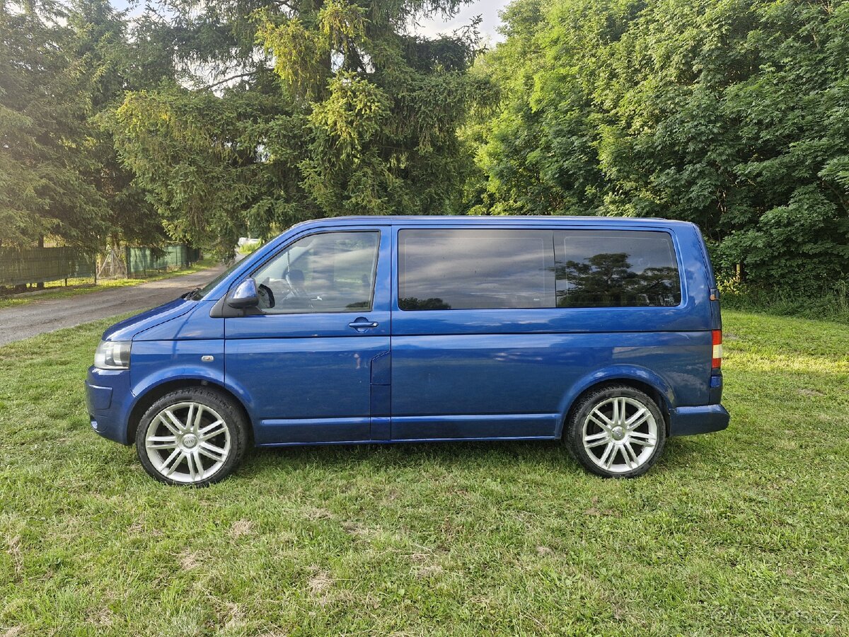 Volkswagen Caravelle - 2
