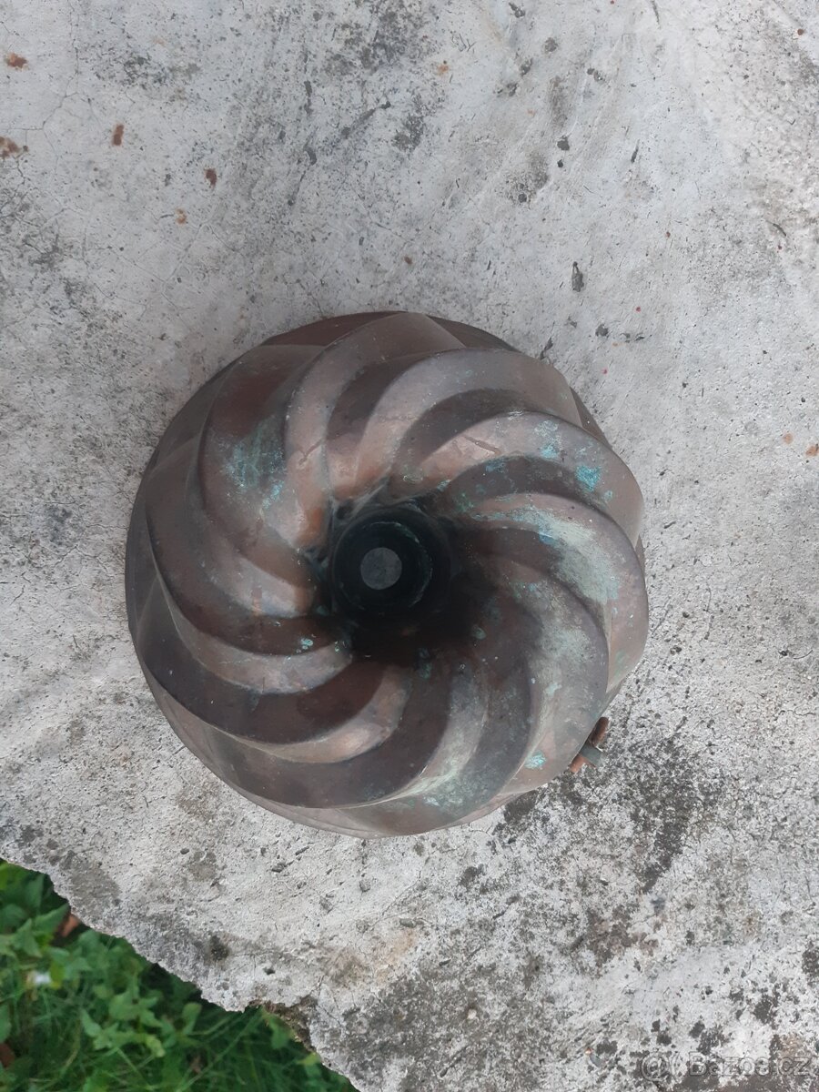 Měděná forma na bábovku - 2