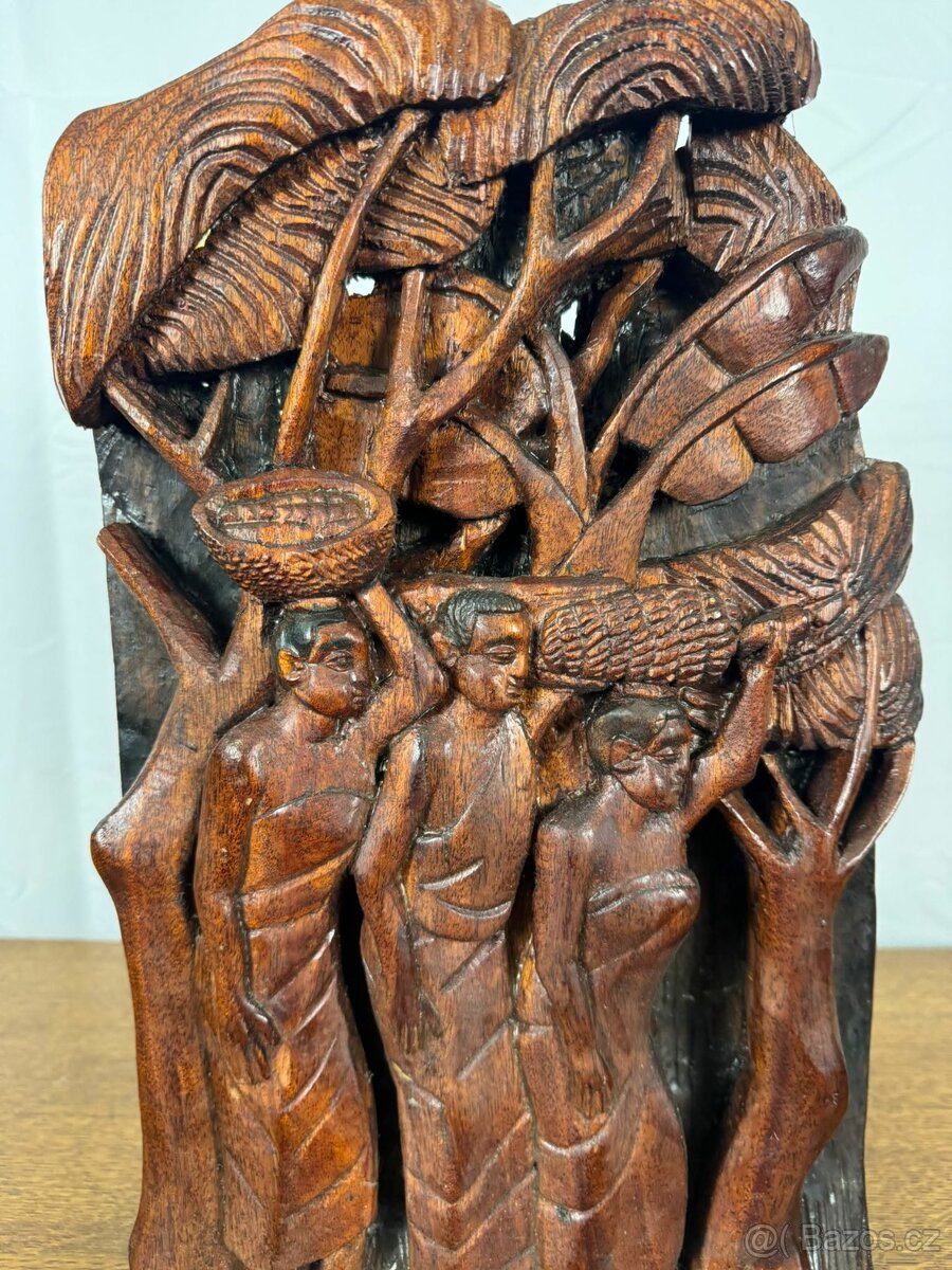 Ručně vyřezávaný dřevěný reliéf (602008) - 2