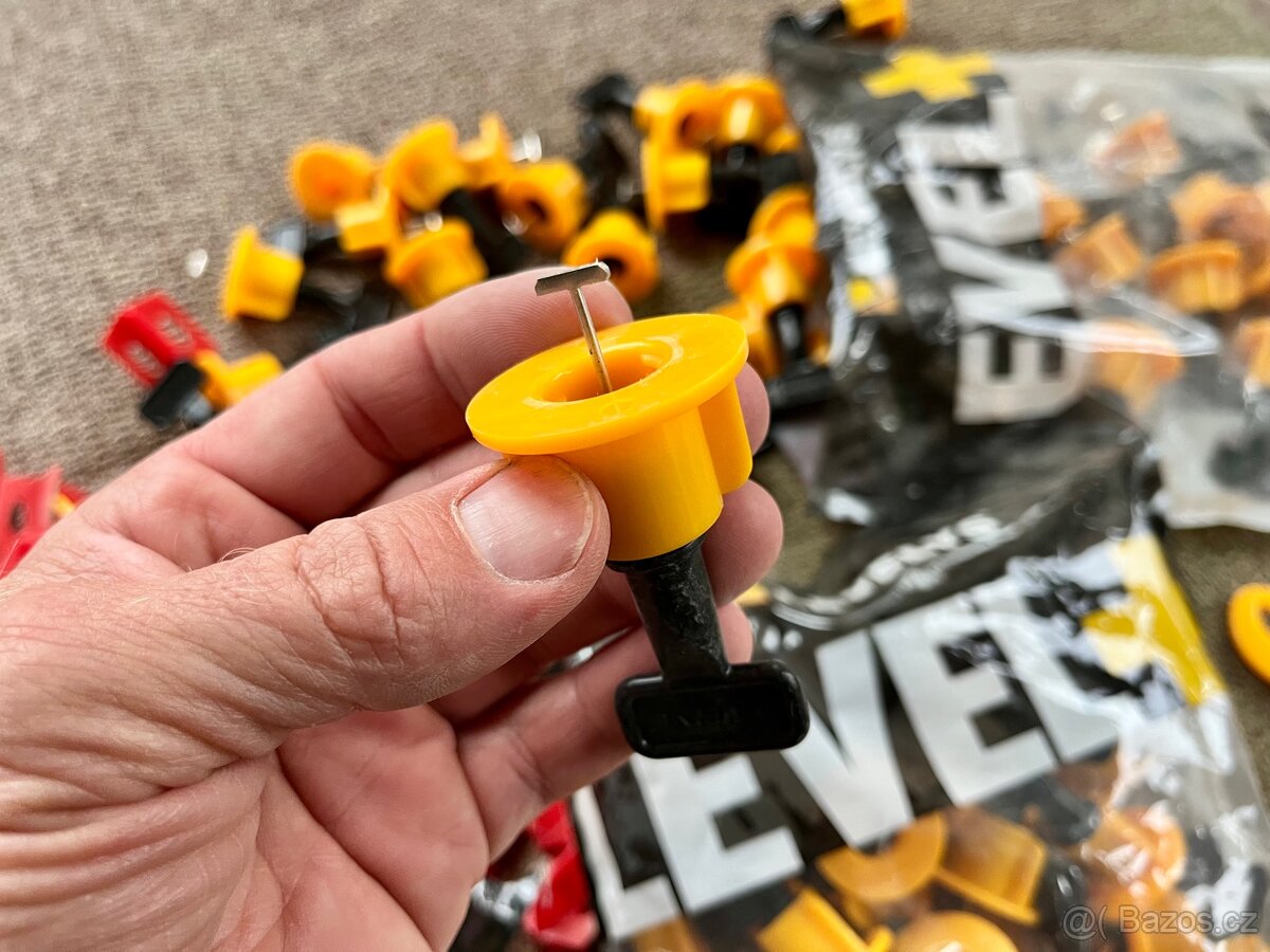 nivelační křížky sada 90 ks Level + - 2